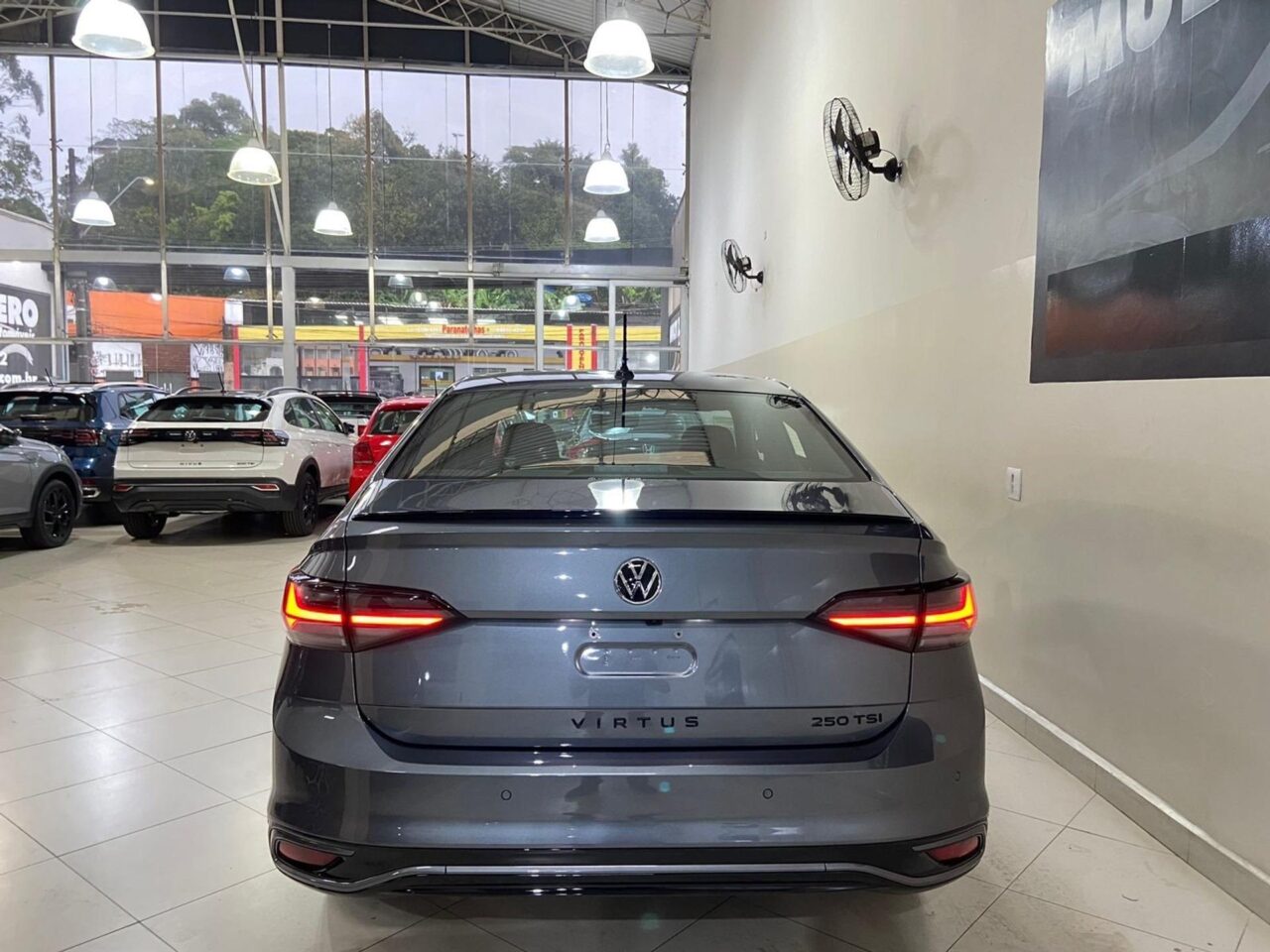 volkswagen virtus 1.4 250 tsi exclusive automatico wmimagem17045366110 Com boa motorização, desempenho, espaço interno e no porta-malas, o Volkswagen Virtus Exclusive 2024 apresenta um preço elevado e um acabamento que não atende às expectativas