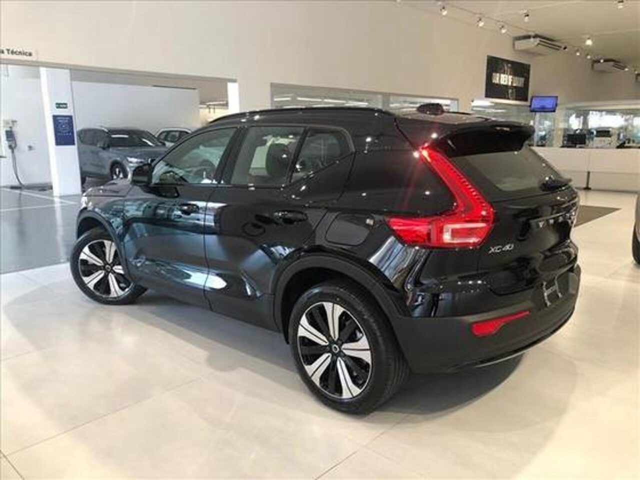 volvo xc40 p6 recharge electric plus wmimagem08141808728 1 O modelo 100% elétrico, com boa autonomia, o Volvo XC40 Recharge Plus 2024 tem uma ampla lista de itens por um preço elevado