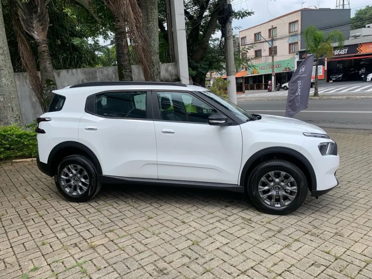 citroen c3 aircross 1 0 turbo 200 flex feel pack cvt wmimagem13581371817 Com um bom custo-benefício, o Citroën C3 Aircross Shine 2024 oferece uma extensa lista de equipamentos e um porta-malas com capacidade para 493 litros