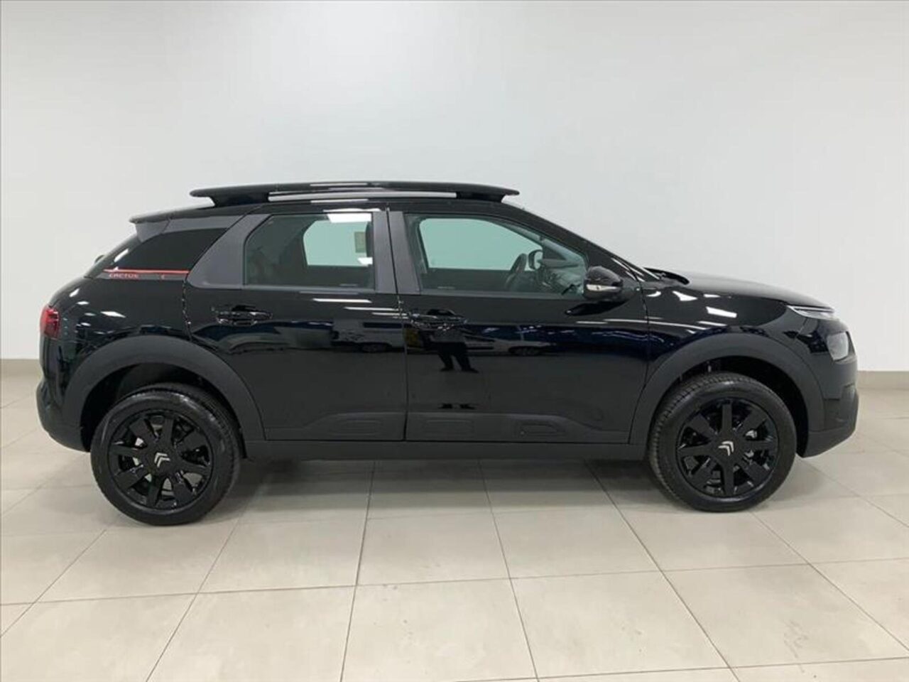 citroen c4 cactus 1.6 thp flex noir eat6 wmimagem15465312771 Com ótima relação custo-benefício e avançada tecnologia, o Citroën C4 Cactus Feel Pack 2024 representa uma excelente escolha no mercado