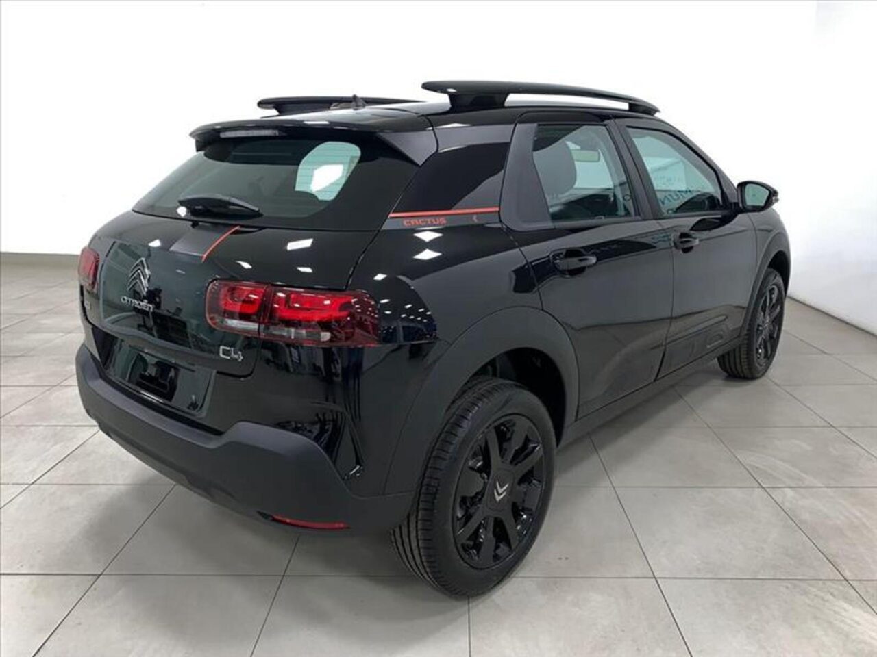 citroen c4 cactus 1.6 thp flex noir eat6 wmimagem15472381053 1 Com ótima relação custo-benefício e avançada tecnologia, o Citroën C4 Cactus Feel Pack 2024 representa uma excelente escolha no mercado