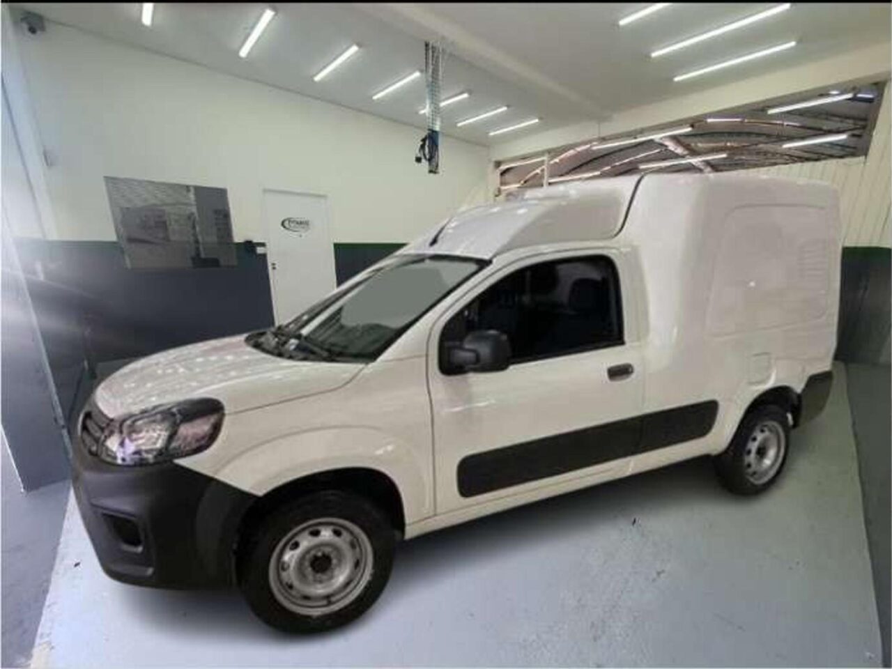 fiat fiorino 1.4 mpi furgao endurance 8v flex 2p manual wmimagem15361349425 Com boa capacidade de carga e uma lista de equipamentos satisfatória, a Fiat Fiorino 2024 possui atributos positivos para manter-se em destaque nas vendas do segmento