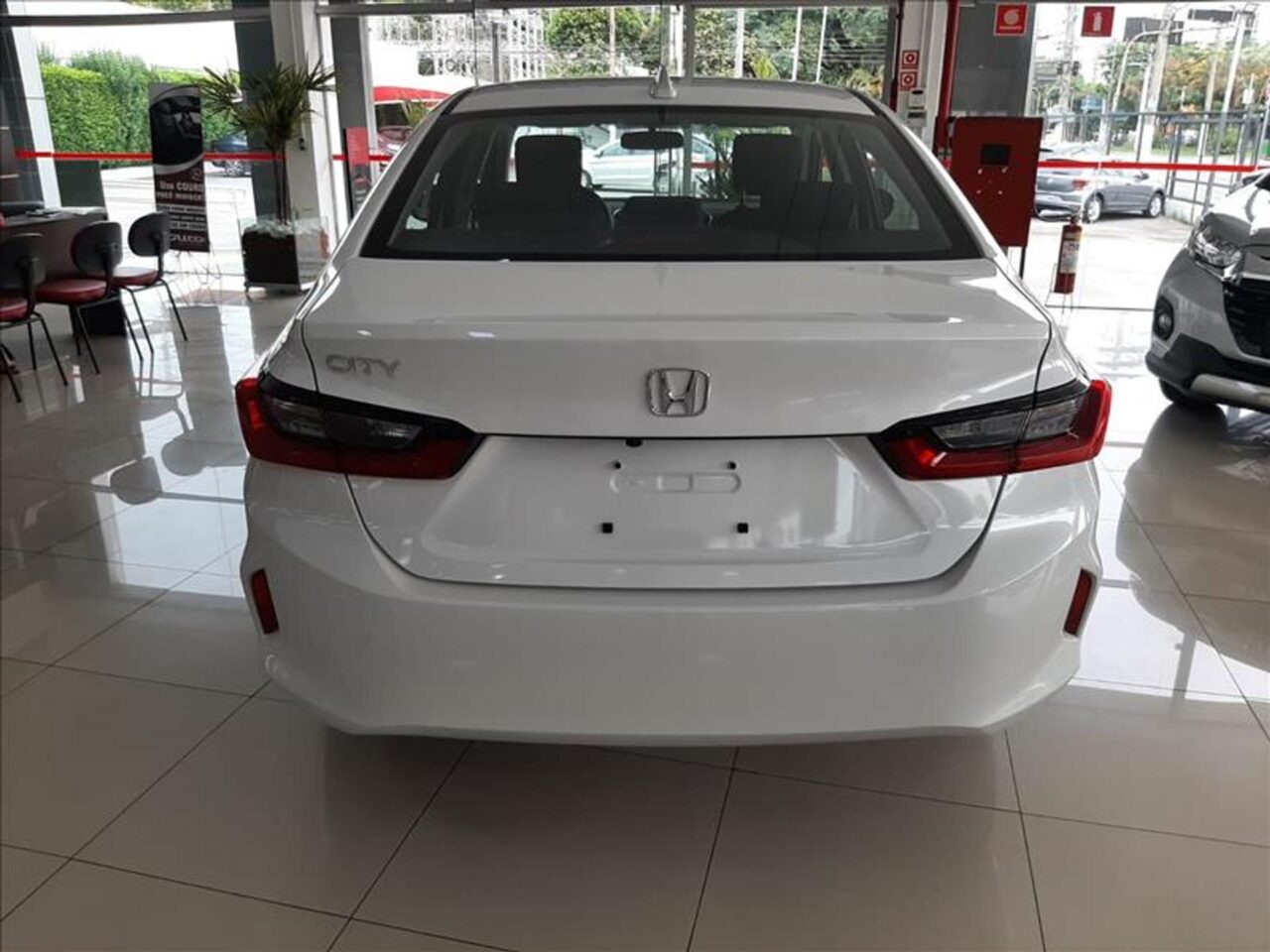 honda city 1.5 ivtec flex ex cvt wmimagem11222855833 1 Com uma boa relação custo-benefício, o Honda City Sedan LX 2024 possui uma ampla lista de equipamentos, além de um excelente porta-malas