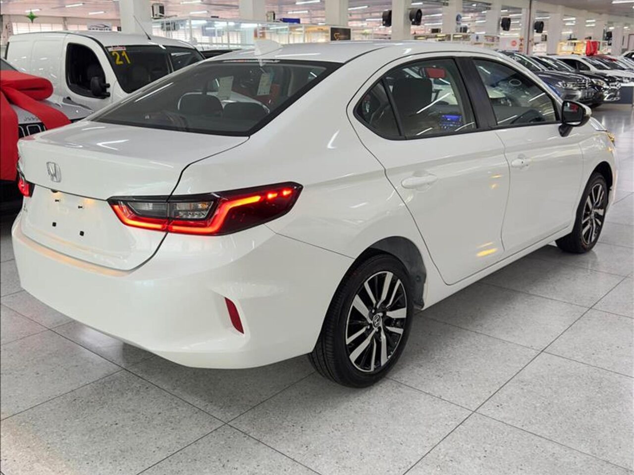 honda city 1.5 ivtec flex ex cvt wmimagem17443259653 1 A versão intermediária, que oferece uma boa relação custo-benefício, o Honda City Sedan EX 2024, dispõe de uma extensa lista de equipamentos