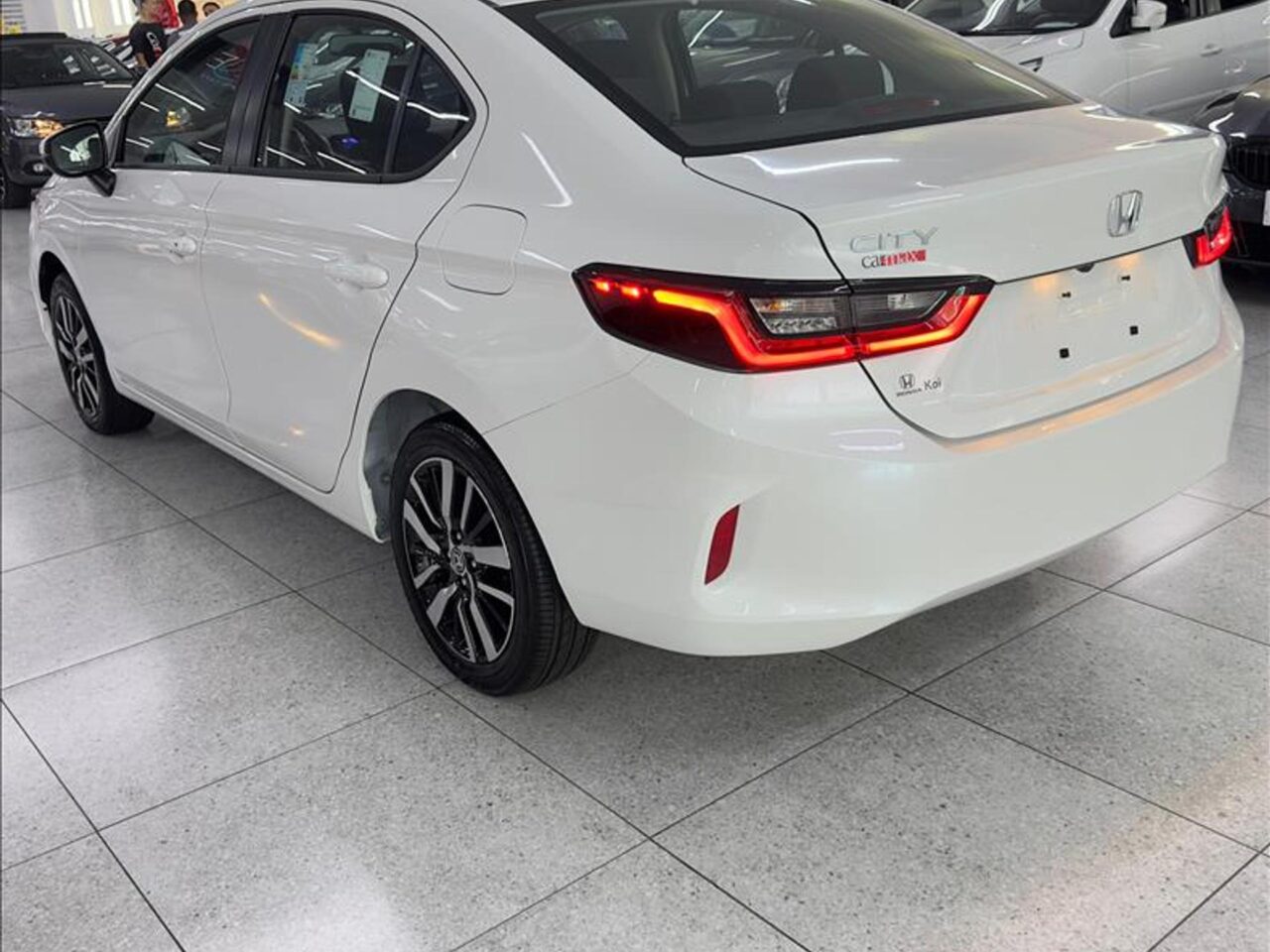 honda city 1.5 ivtec flex ex cvt wmimagem17454642022 A versão intermediária, que oferece uma boa relação custo-benefício, o Honda City Sedan EX 2024, dispõe de uma extensa lista de equipamentos