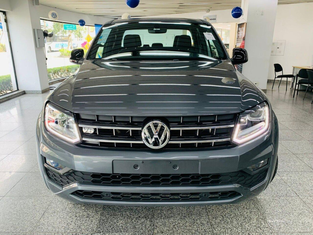 volkswagen amarok 3.0 v6 tdi diesel highline extreme cd 4motion automatico wmimagem15082570932 Com uma boa capacidade de carga e uma lista de equipamentos robusta, a Volkswagen Amarok Comfortline representa a versão de entrada da picape no mercado nacional