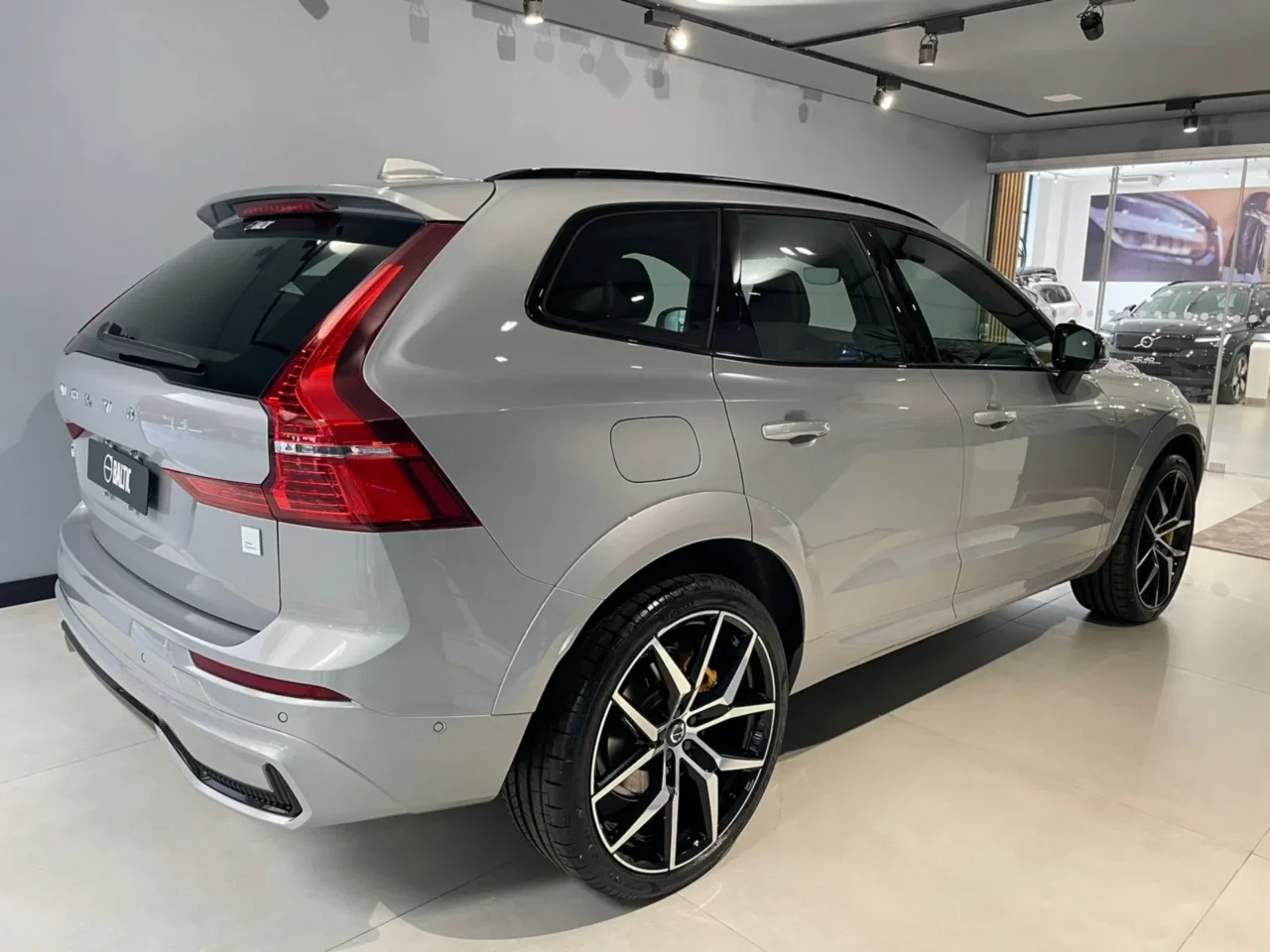 volvo xc60 2 0 t8 recharge polestar engineered awd geartronic wmimagem16452330412 1 Com um preço bastante elevado, o Volvo XC60 Recharge Plus conta com um acabamento interno de qualidade, motorização eficiente e uma extensa lista de equipamentos