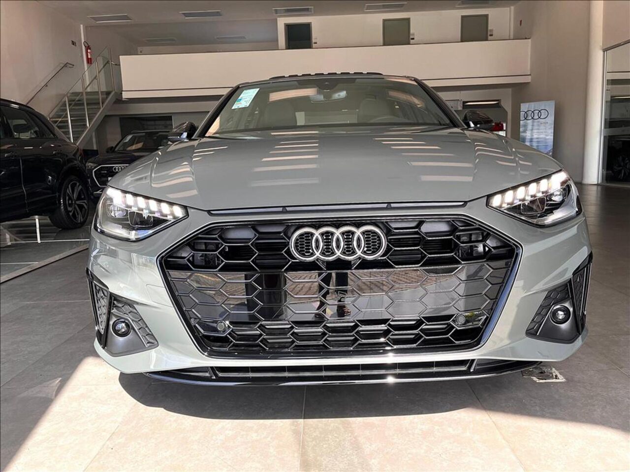 audi a4 2.0 tfsi mhev s line s tronic wmimagem16233204625 1 Com um sistema híbrido leve e uma extensa lista de equipamentos, o Audi A4 Sedan oferece bons atributos, embora por um preço elevado