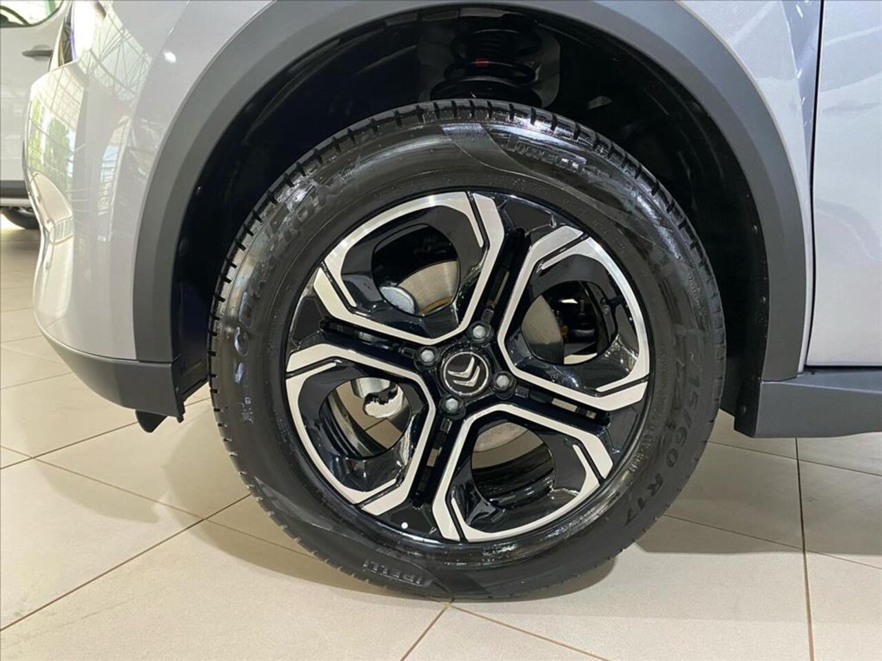 citroen c3 aircross 1.0 turbo 200 flex shine 7l cvt wmimagem14100148858 Com capacidade para acomodar até sete ocupantes, o Citroën C3 Aircross 7 Feel 2024 destaca-se como uma das opções mais acessíveis do mercado que oferecem tantos lugares