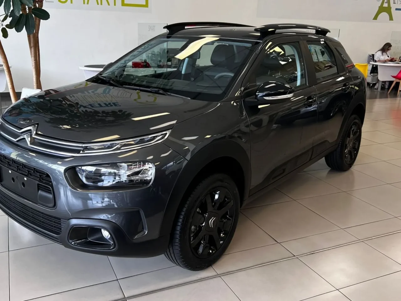 citroen c4 cactus 1 6 thp flex noir eat6 wmimagem14515829516 Com uma ampla lista de equipamentos e um visual diferenciado, o Citroën C4 Cactus Noir é uma boa opção, apesar de seu preço elevado