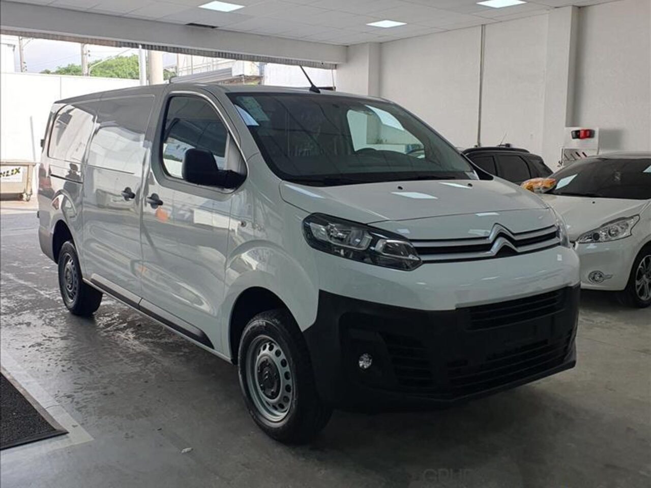 citroen jumpy 1.5 bluehdi diesel cargo manual wmimagem11554932425 Com excelente capacidade de carga, o Citroën Jumpy Cargo 2024 apresenta uma ampla lista de equipamentos e um motor turbo diesel eficiente