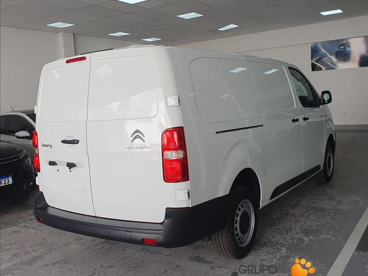 citroen jumpy 1.5 bluehdi diesel cargo manual wmimagem11562669380 Com excelente capacidade de carga, o Citroën Jumpy Cargo 2024 apresenta uma ampla lista de equipamentos e um motor turbo diesel eficiente