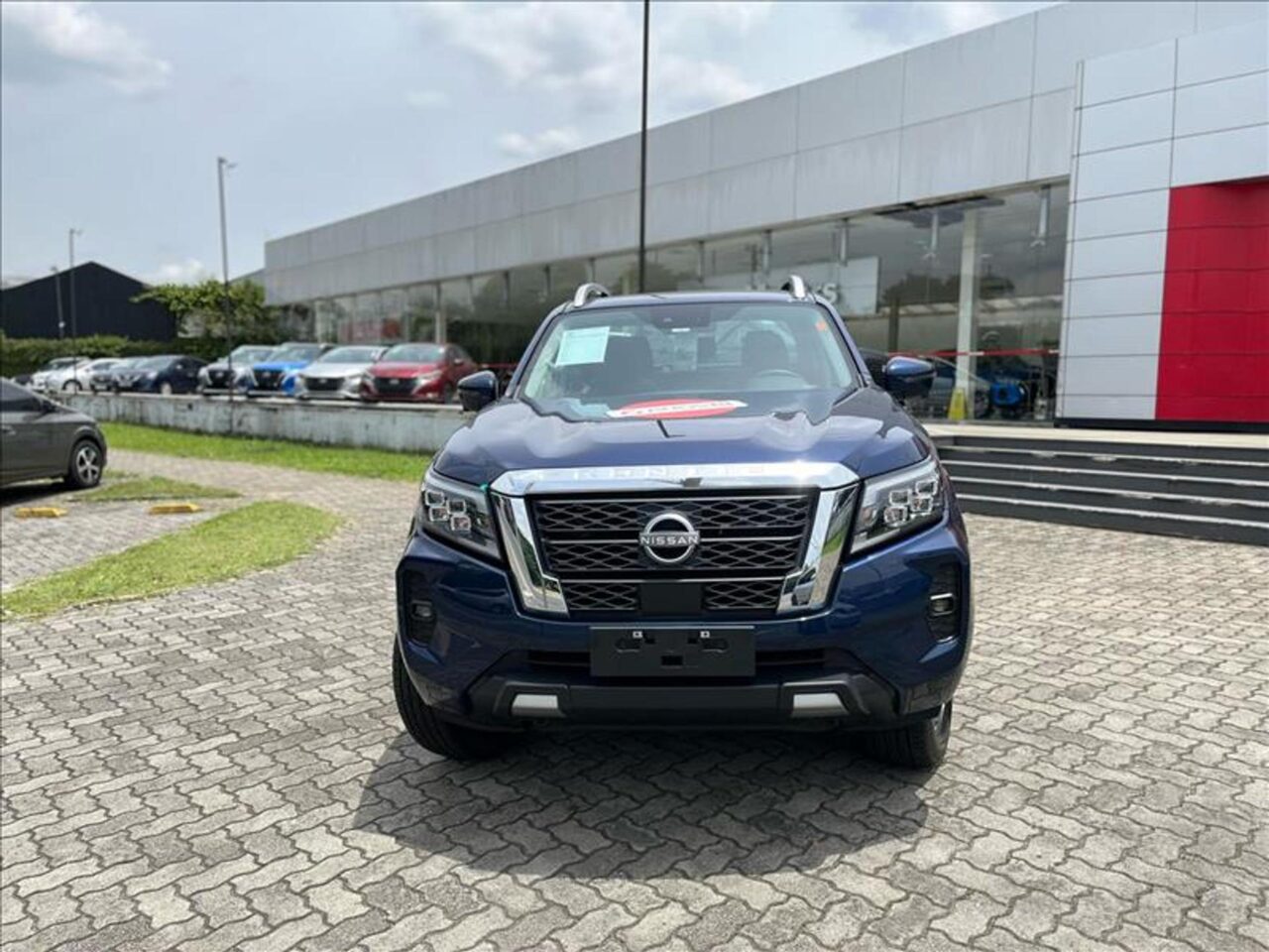 Nissan Frontier Platinum 2024