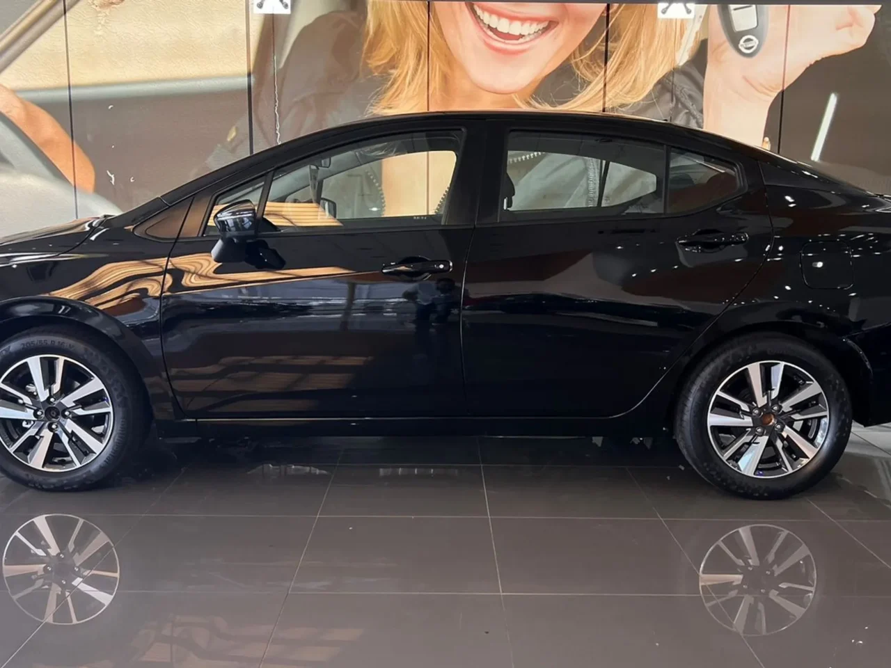 Nissan Versa Sense 2025