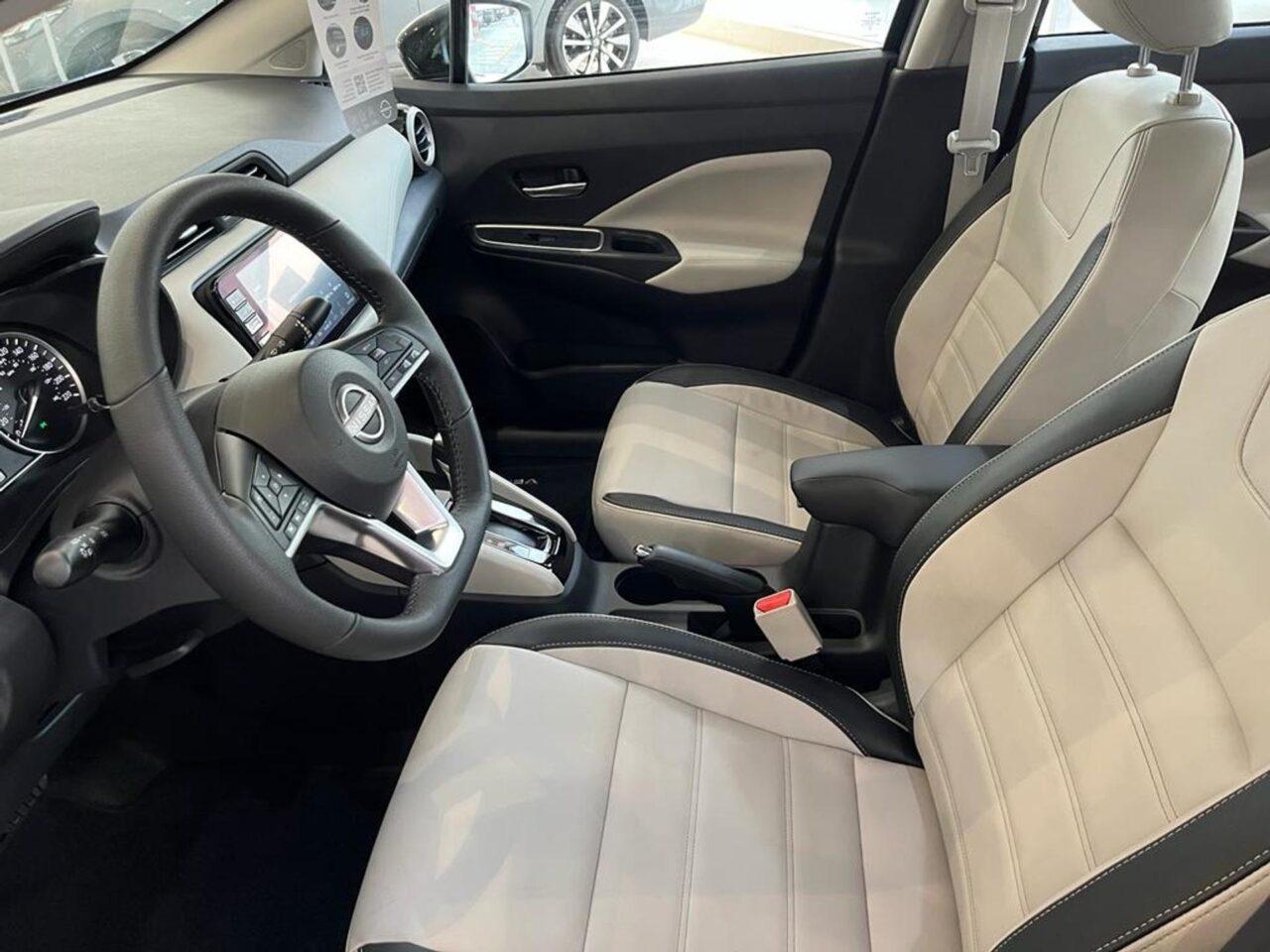 Nissan Versa Exclusive 2025