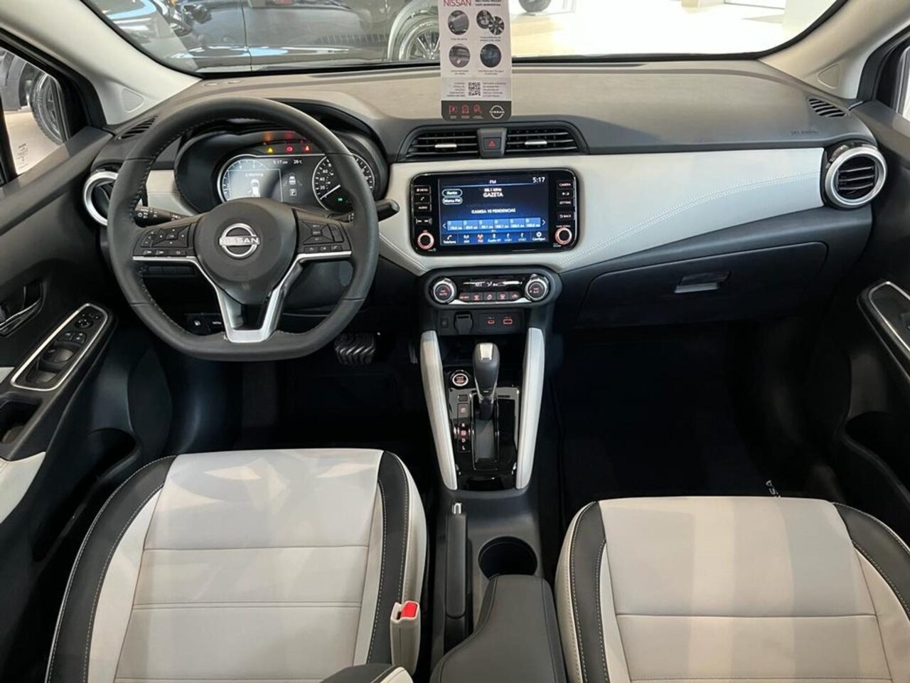 Nissan Versa Exclusive 2025