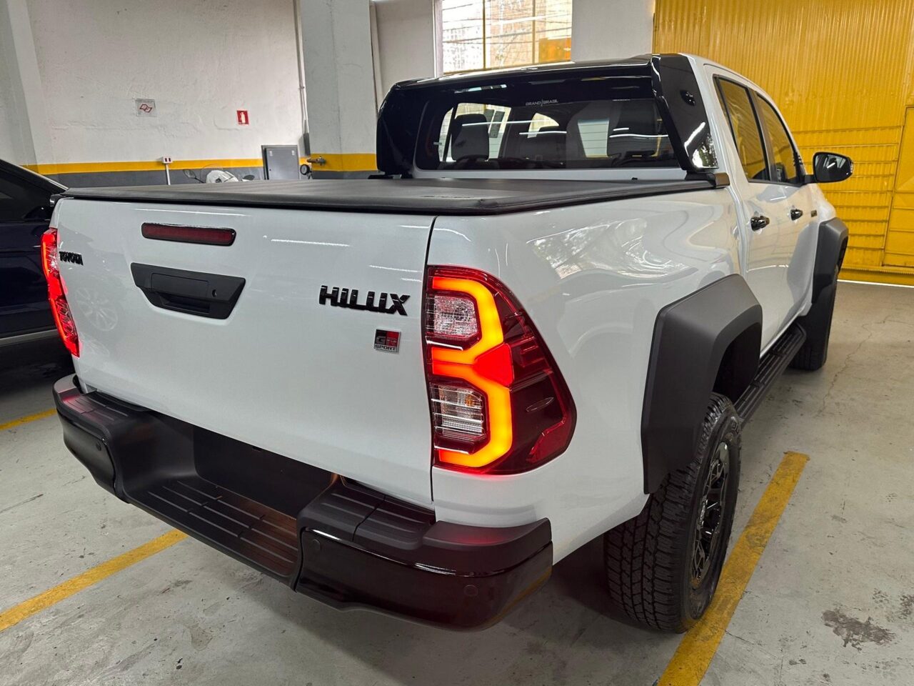 Toyota Hilux SR 2025