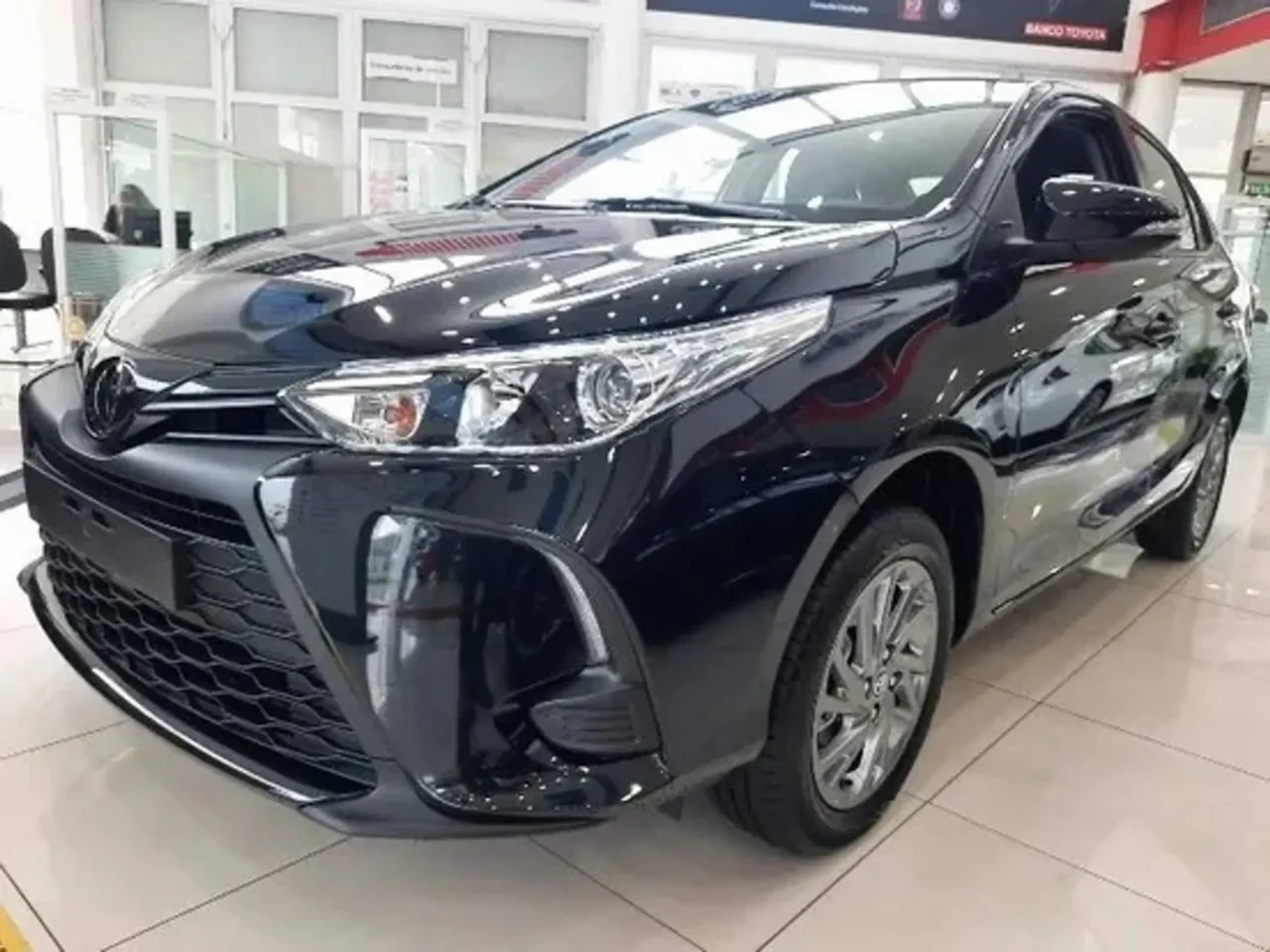 Toyota Yaris Sedan XLS 2025