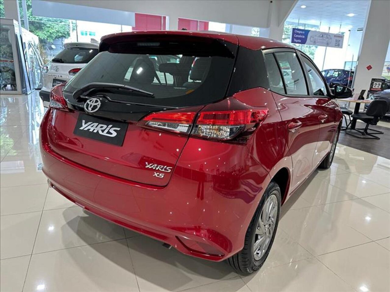 Toyota Yaris Hatch XS 2025: ficha técnica, preço e itens