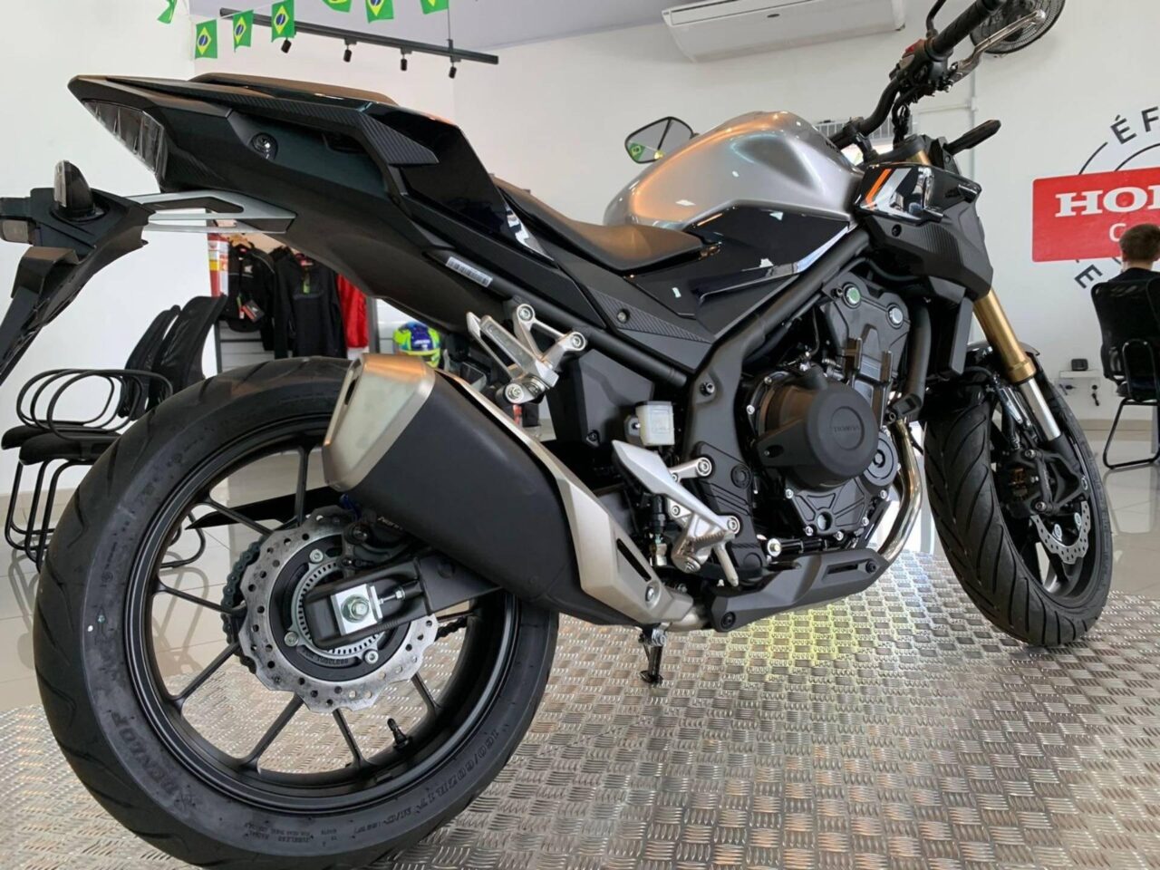 Honda CB 500F 2024