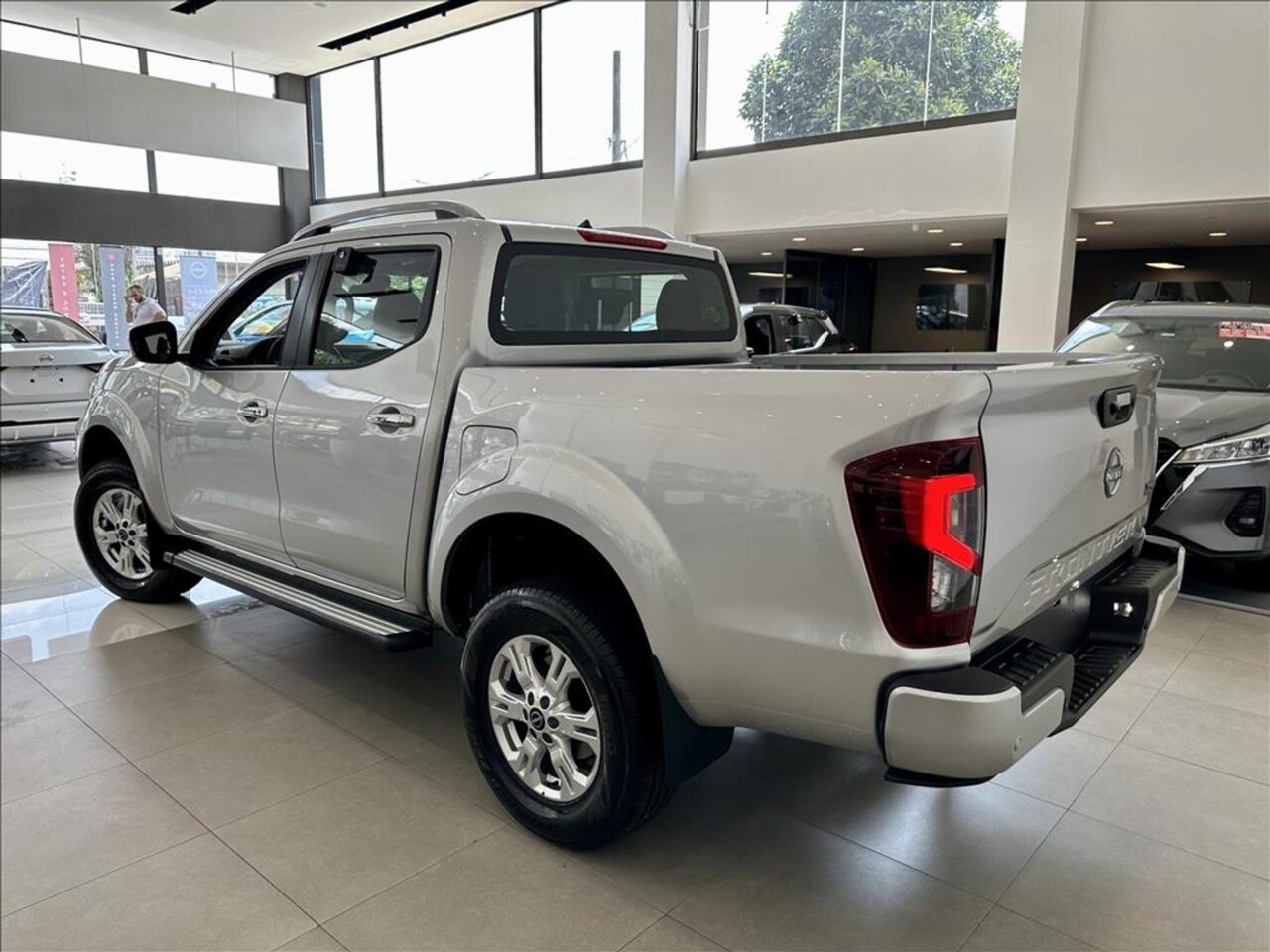 Nissan Frontier SE AT 2025