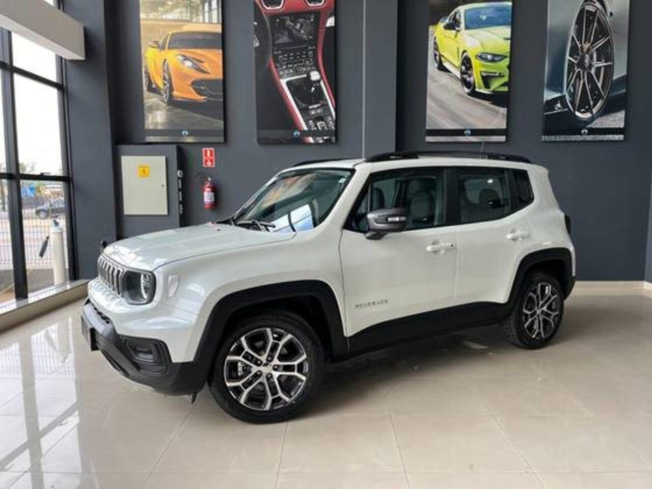 Jeep Renegade Sahara 2025