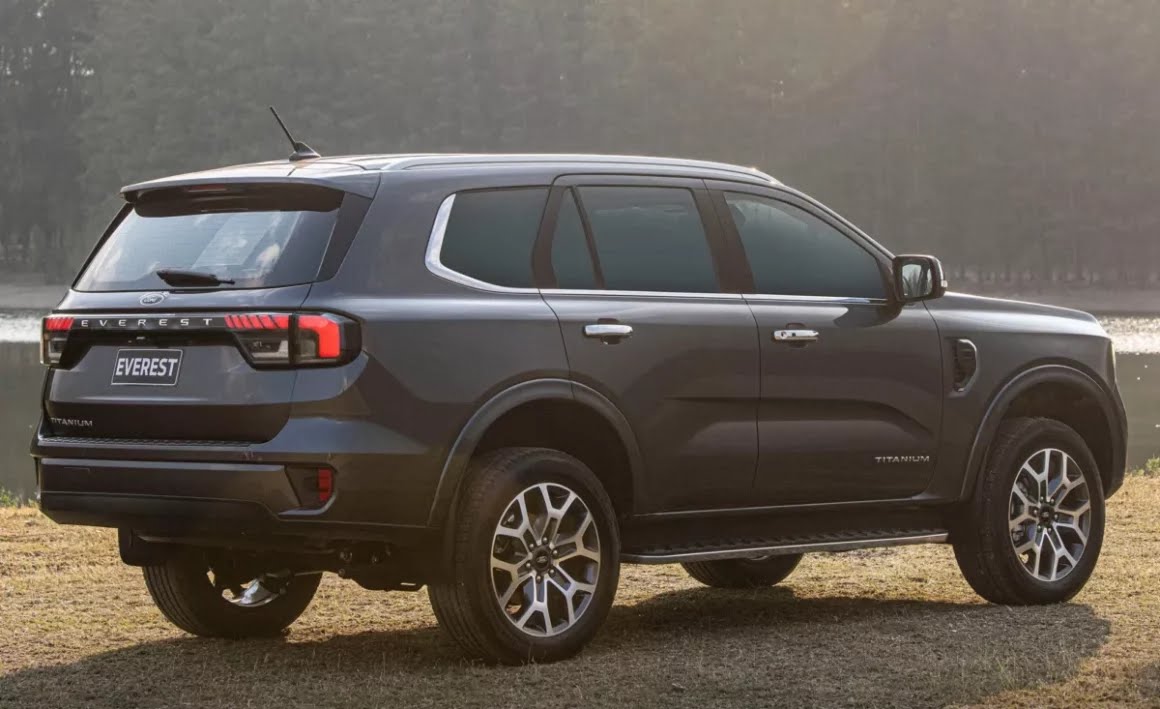 Ford Everest traseira.jpg 1160x709 1 O Ford Everest, SUV derivado da picape Ranger, pode ser uma das dez novidades que a Ford planeja lançar no Brasil em 2025