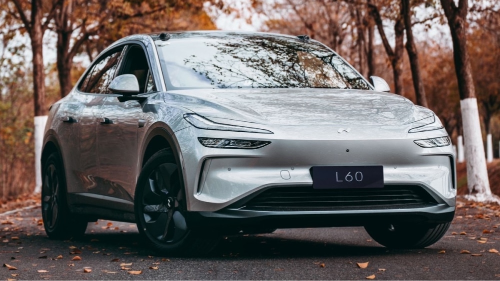 Onvo L60 atinge 20 mil unidades entregues em três meses, mas Tesla Model Y segue à frente na China