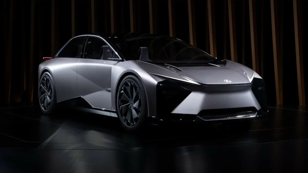 Toyota adia lançamento de carros elétricos da Lexus