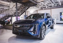 Empresário de Nova Jersey amarga espera de nove meses por peça de Cadillac Lyriq