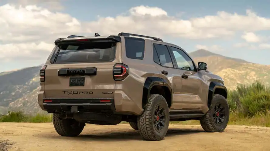 Nova geração do Toyota 4Runner impressiona com robustez e versatilidade