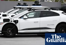 Táxi autônomo da Waymo causa transtorno e passageiro quase perde voo em Los Angeles