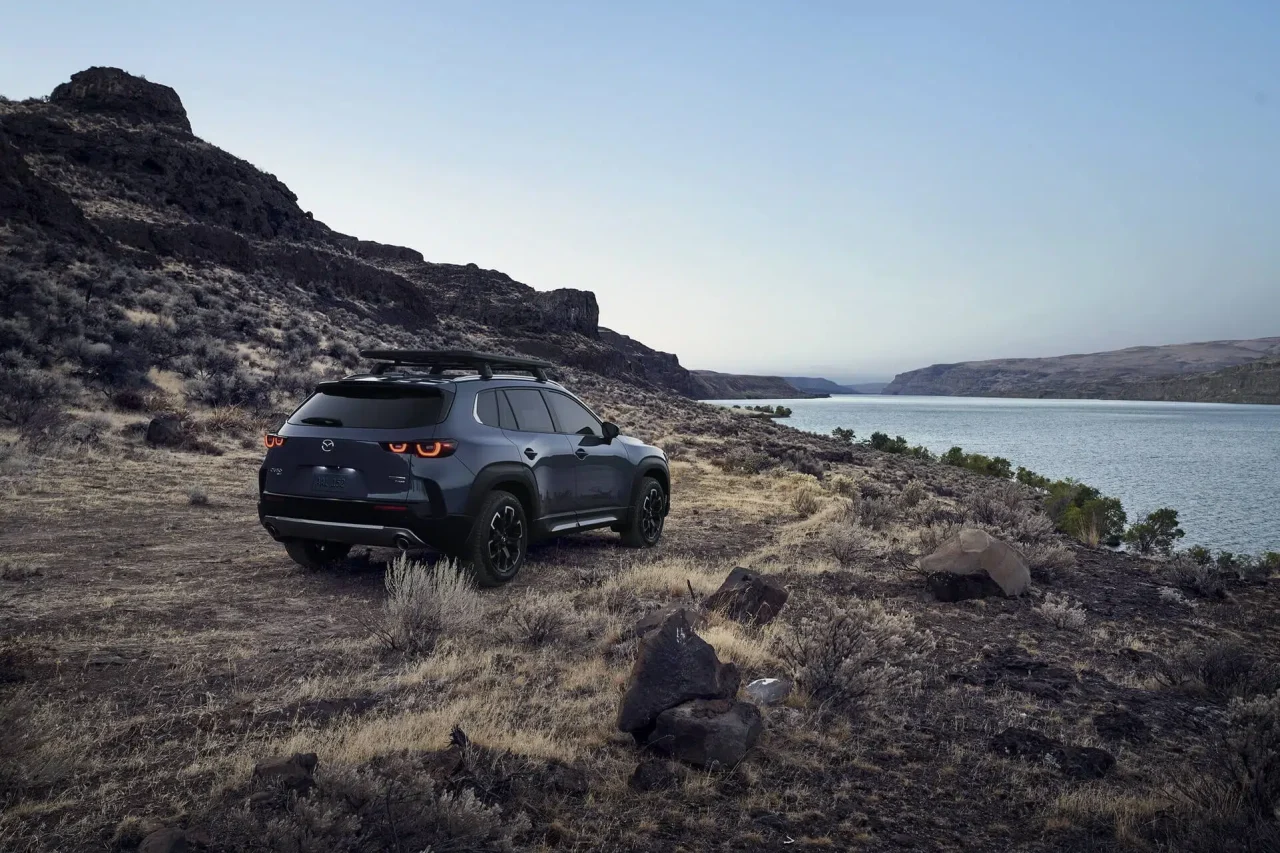 Mazda CX-50 Turbo 0km é encontrado abandonado em estacionamento de universidade nos EUA