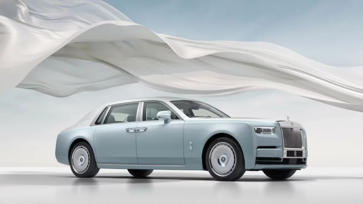 Rolls-Royce Phantom celebra centenário como ícone de luxo e personalização