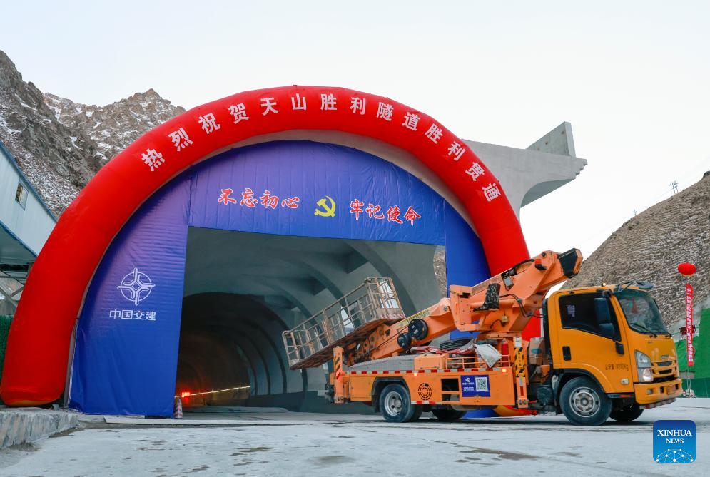 China inaugura o maior túnel rodoviário do mundo, o Tian Shan Shengli