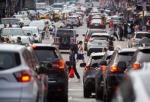 Nova York implementa pedágio urbano em Manhattan para combater congestionamento e poluição