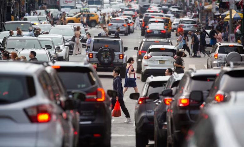 Nova York implementa pedágio urbano em Manhattan para combater congestionamento e poluição