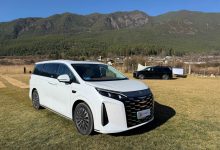 BYD lança minivan Xia com tecnologia híbrida plug-in e foco em conforto