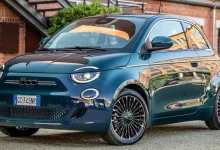 Fiat 500 elétrico triplica vendas nos EUA, enquanto enfrenta dificuldades na Itália