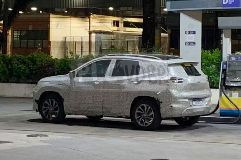 Chevrolet Onix e Tracker 2026: flagras revelam visual e novidades