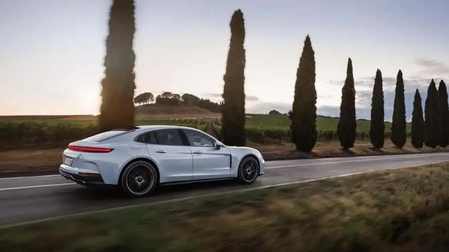 Porsche Panamera híbrido entra em pré-venda no Brasil com até 782 cv