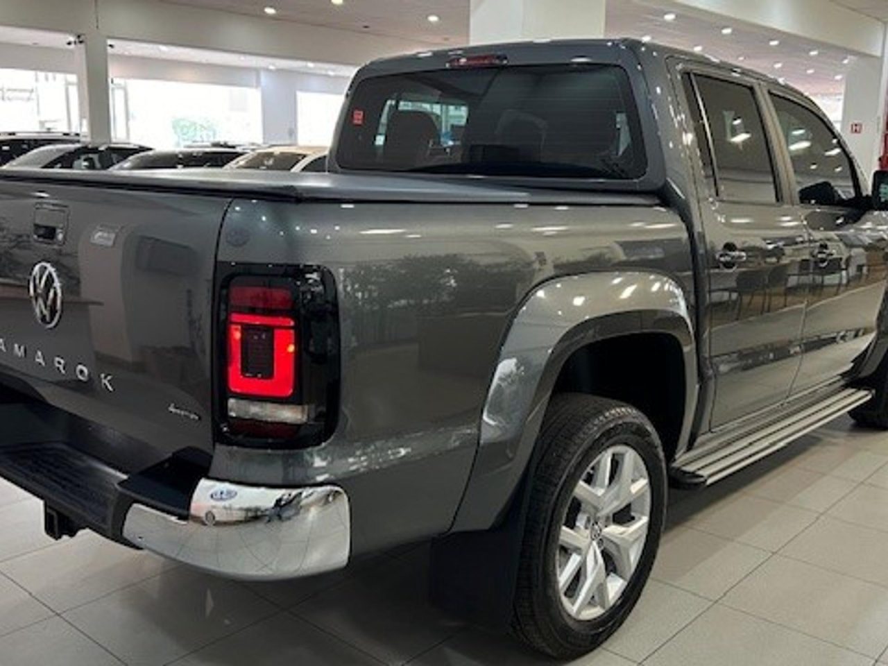 Volkswagen Amarok tem desconto de R$ 42,6 mil para CNPJ em janeiro de 2025