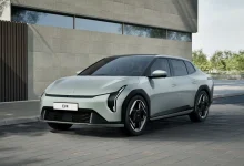 Kia apresenta o EV4, seu novo elétrico, em versões sedã e hatch