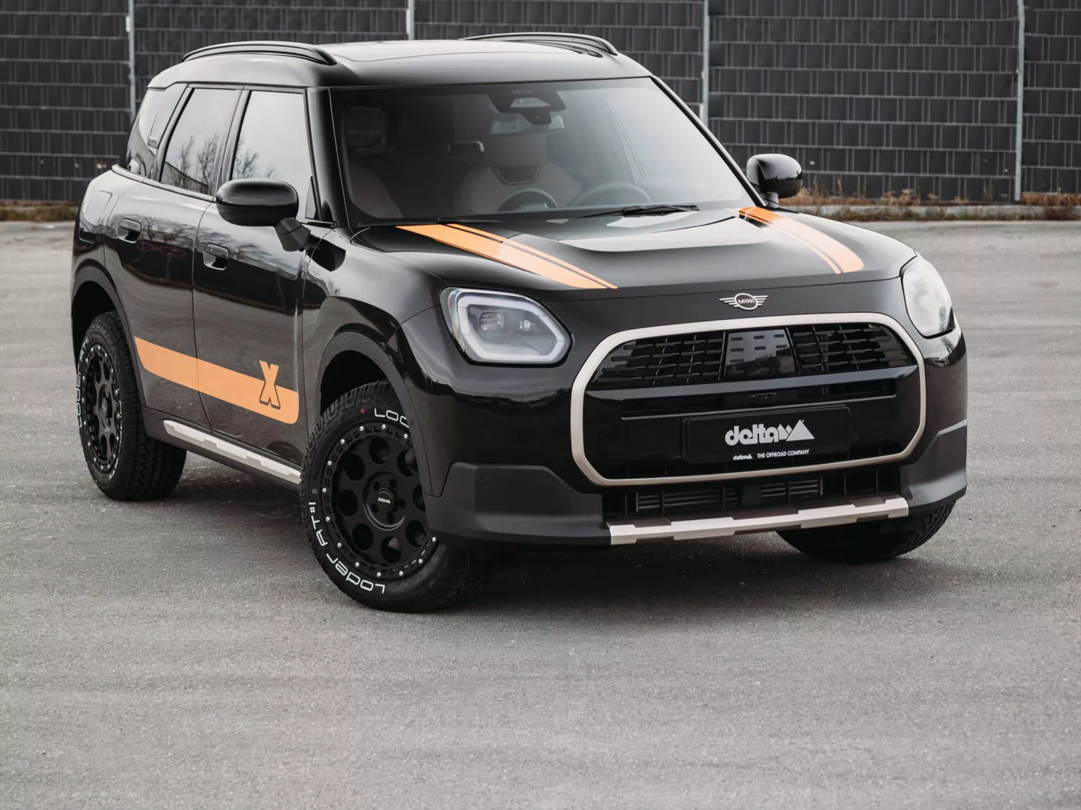 Mini Countryman ganha versão off-road robusta com preparação da Delta4x4 e X-raid