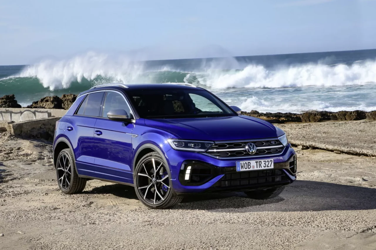 Volkswagen confirma Golf e T-Roc elétricos na planta de Wolfsburg