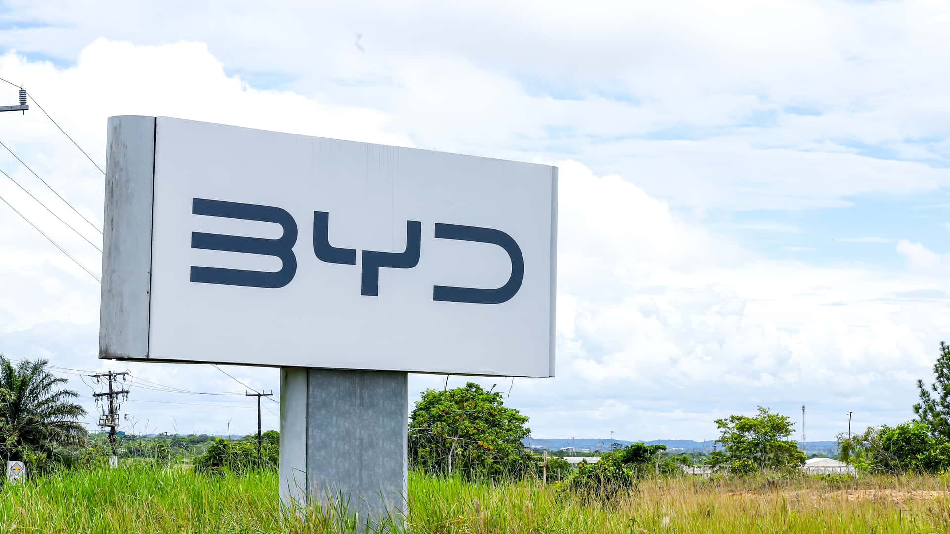 BYD adia para o final de 2025 início da produção de veículos elétricos na Bahia