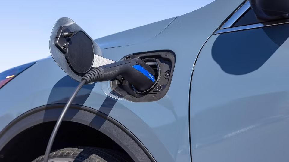 Ford aposta em elétricos com extensor de autonomia para impulsionar vendas