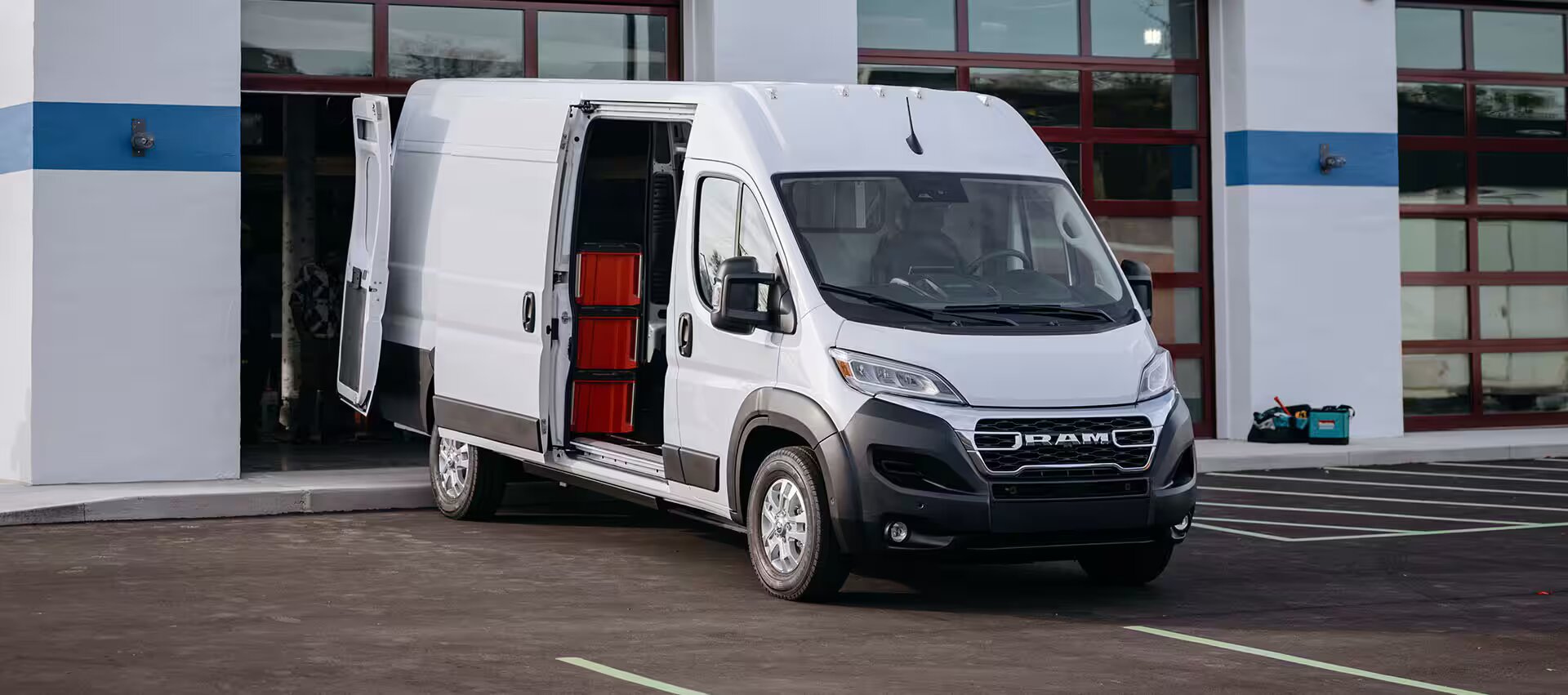 Ram ProMaster EV 2025: encomendas abertas para a van cargo elétrica