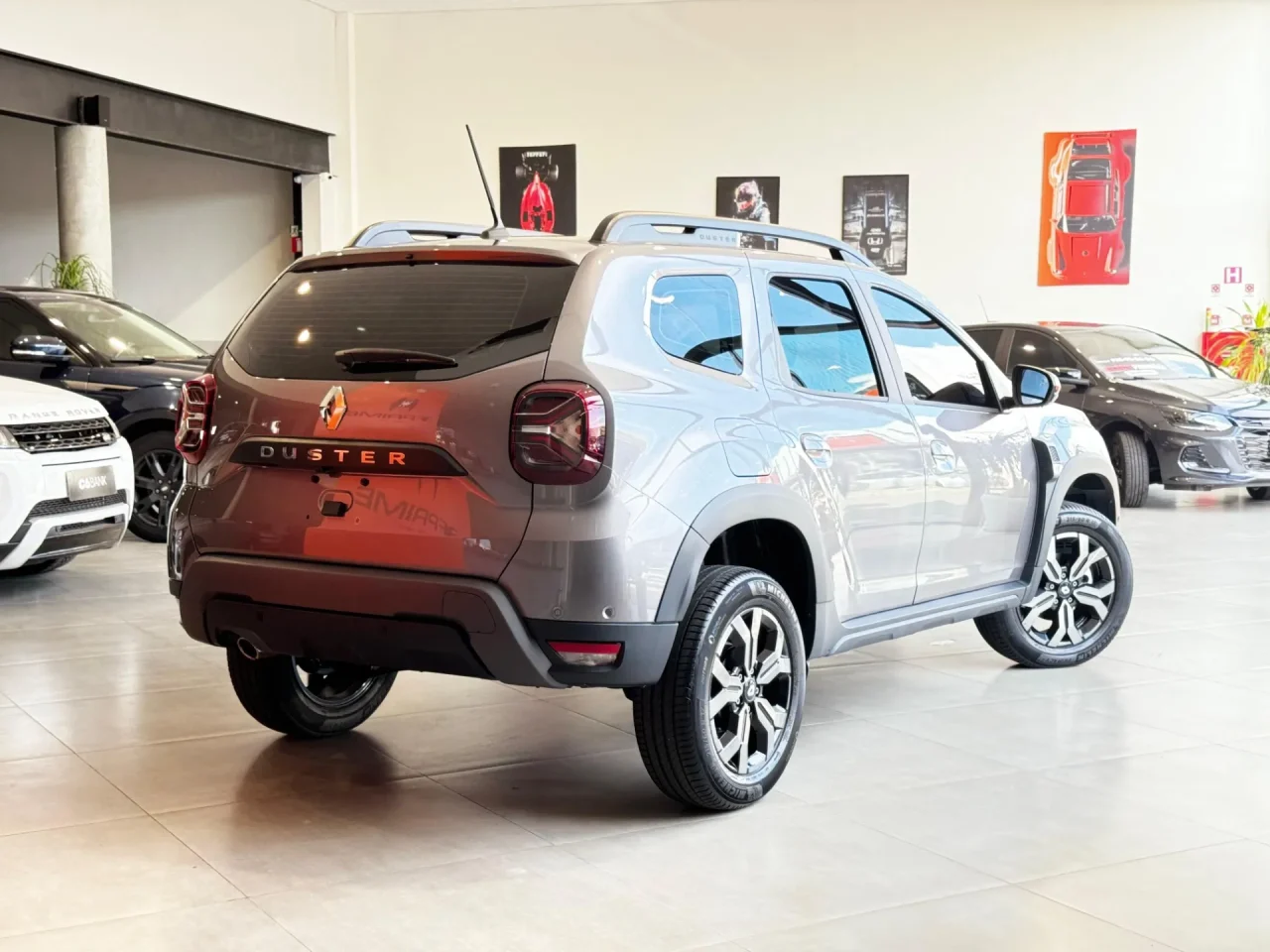 Comparativo: Jeep Renegade vs. Renault Duster, qual escolher?