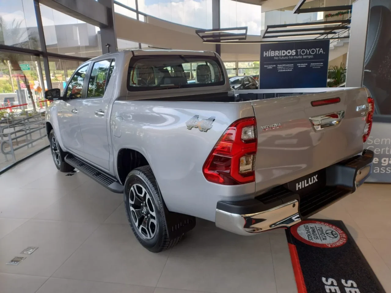 Toyota vende Hilux Power Pack AT com bolada de desconto de R$ 48.635